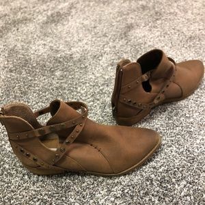 Not Rated Camel Booties